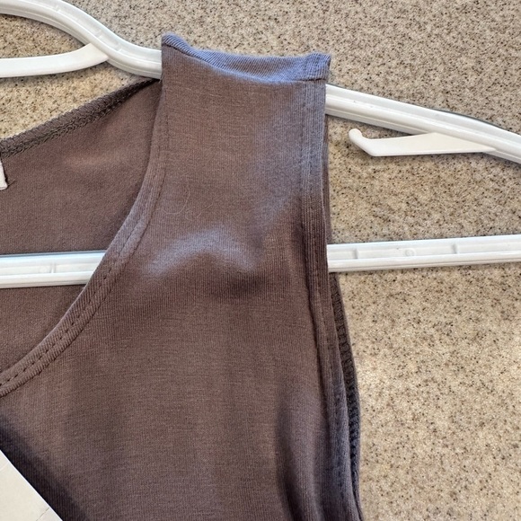 NWT socialite pull over tank T sleeveless tope size large,soft, has pockets! - Picture 3 of 5
